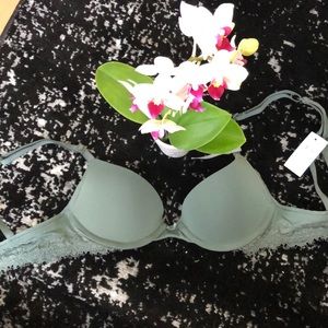 30A Aerie army green push up tshirt bra